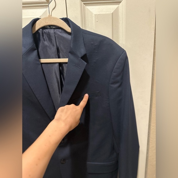 Zara Men’s Navy 2-Button Slim Fit Blazer , size US 40 - Picture 9 of 11